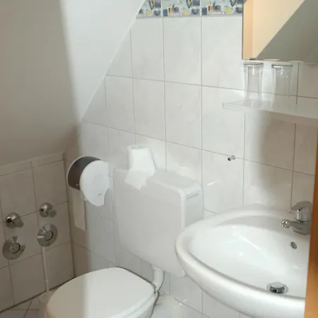 Tiroler Landgasthaus Besenkammerl Πανσιόν Kipfenberg