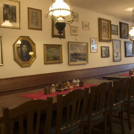 Tiroler Landgasthaus Besenkammerl Penzion Kipfenberg