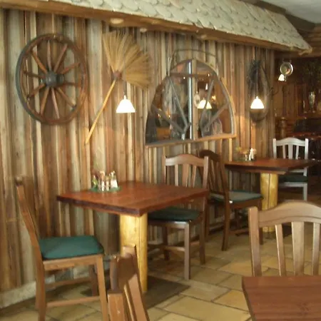 Tiroler Landgasthaus Besenkammerl 3*