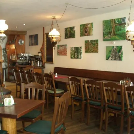 Tiroler Landgasthaus Besenkammerl Guest house 3*