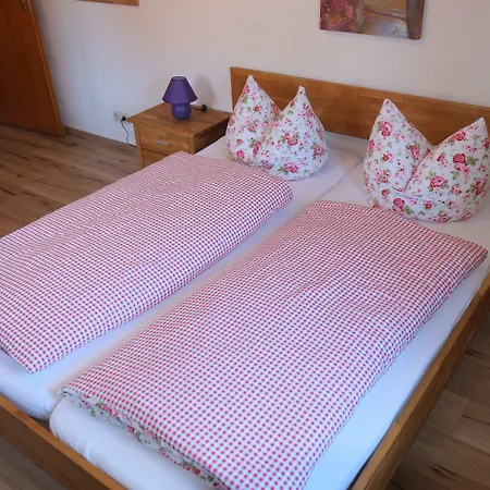 Tiroler Landgasthaus Besenkammerl Guest house Kipfenberg