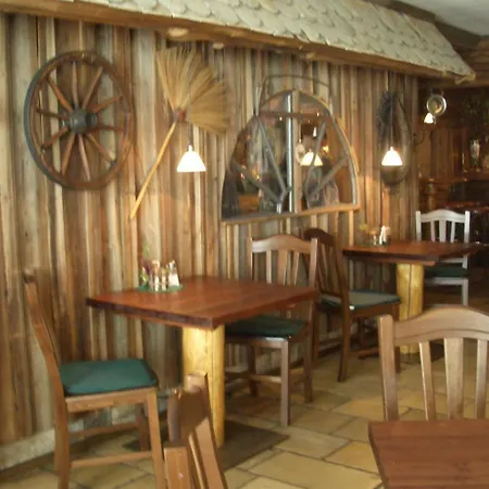 Tiroler Landgasthaus Besenkammerl 3*