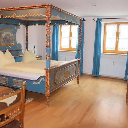 Tiroler Landgasthaus Besenkammerl Guest house 3*