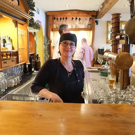 Tiroler Landgasthaus Besenkammerl Guest house 3*