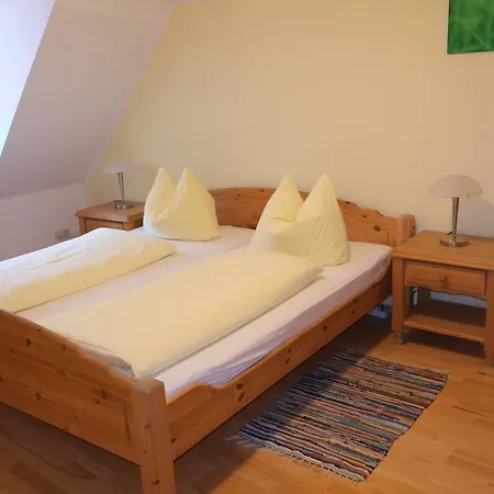 Tiroler Landgasthaus Besenkammerl Guest house 3*