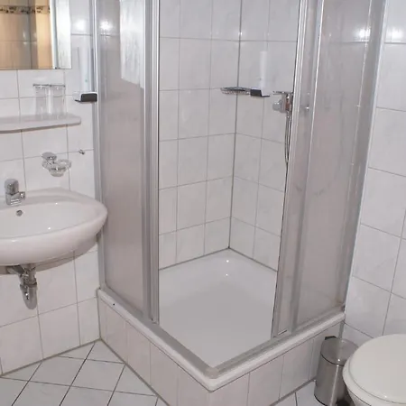 Tiroler Landgasthaus Besenkammerl Guest house 3*